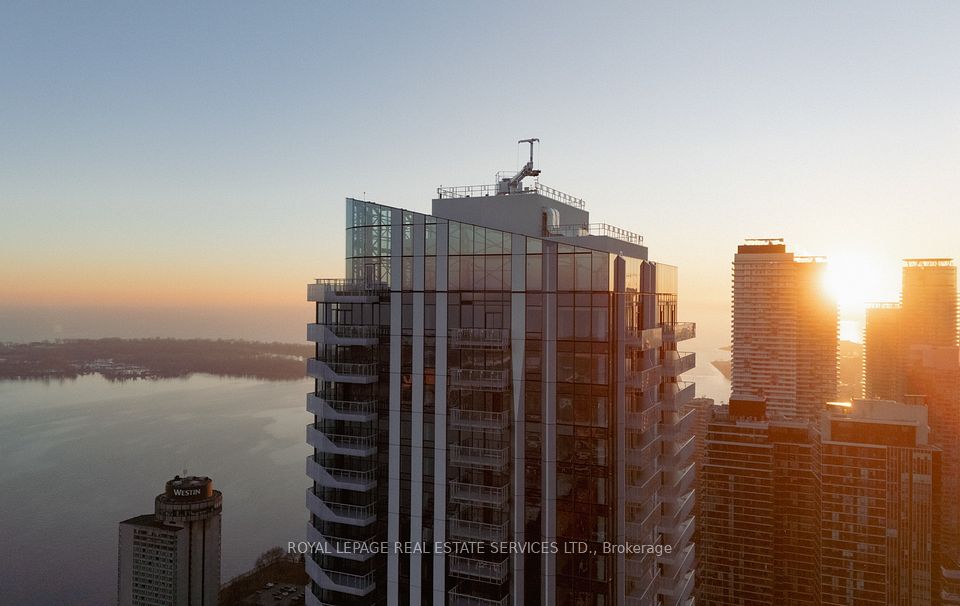 28 Freeland Street 5301, Toronto, ON M5E 0E3