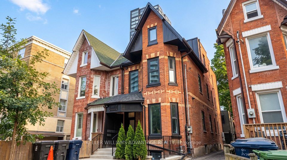23 Ross Street 1, Toronto, ON M5T 1Z8