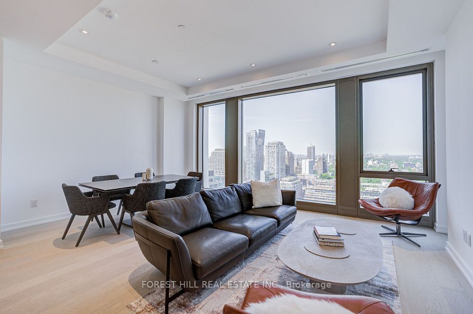 1315 Bay Street 2202, Toronto, ON M5R 0E4