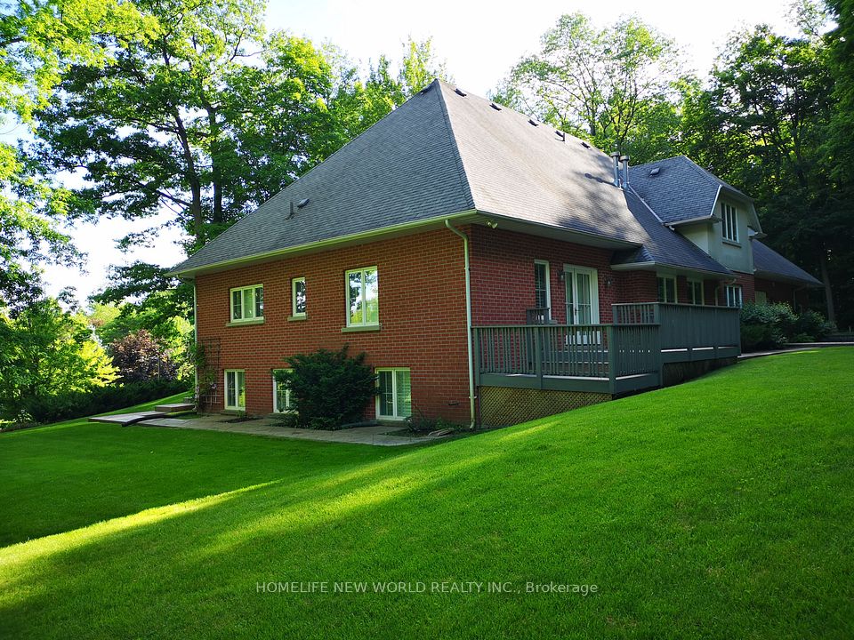 36 Country Heights Drive, Richmond Hill, ON L4E 3M8