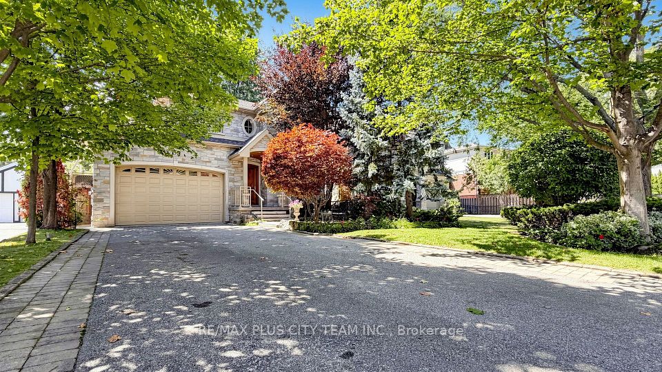 50 Bonnyview Drive, Toronto, ON M8Y 3G6